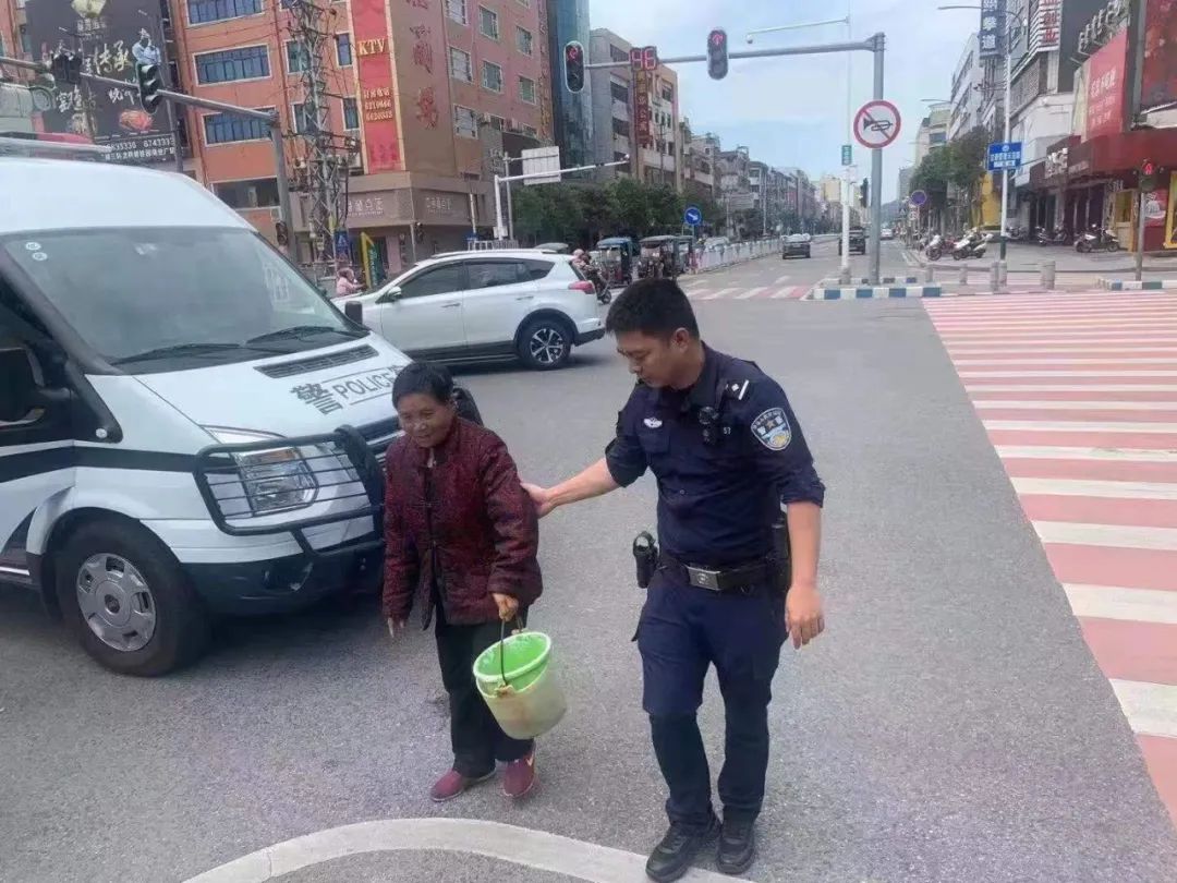 海丰县公安局巡警大队三中队四级警长杨文锋