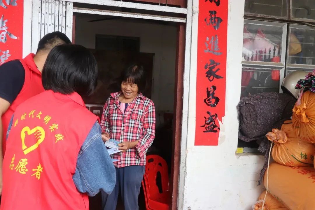 汕尾华侨区新时代文明实践助力推进老年人疫苗接种工作