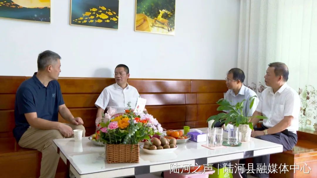 陆河县委书记罗炳新开展教师节走访慰问活动