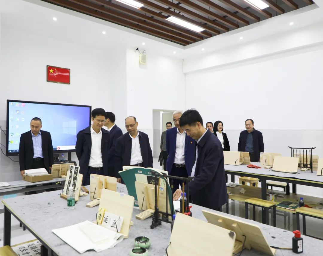 汕尾市基础教育高质量发展观察团到市直教育系统调研指导