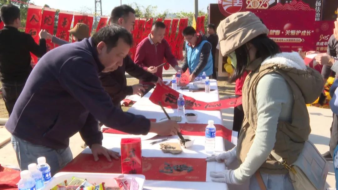 海丰县民政局开展未成年人关爱服务活动
