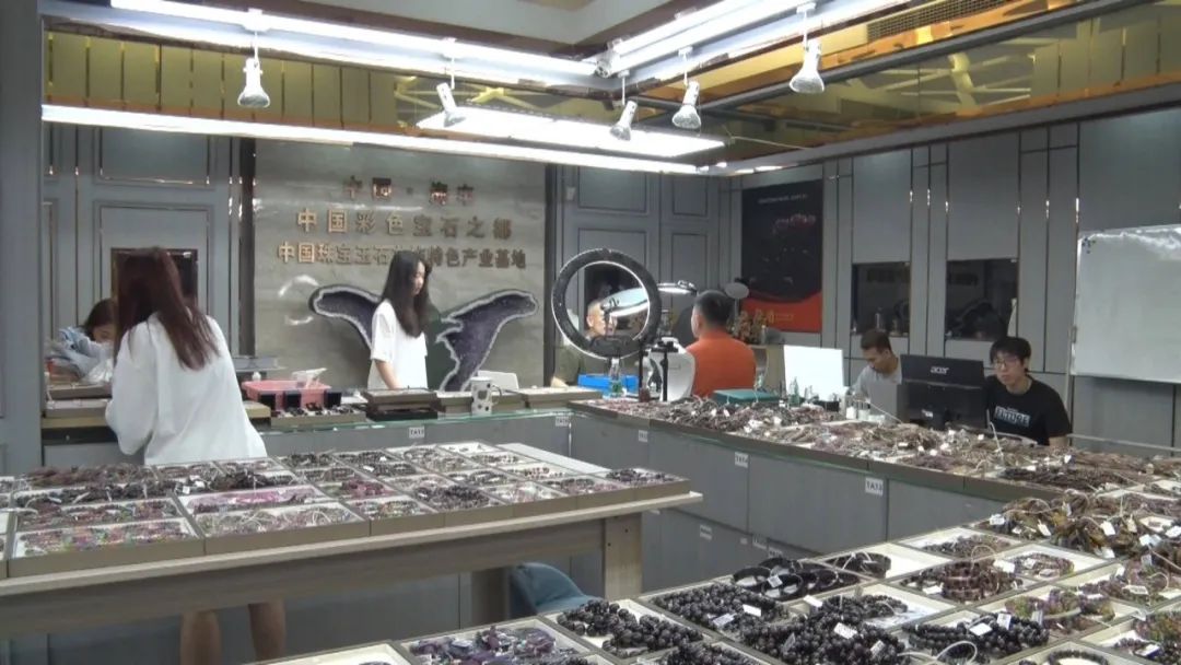海丰金银珠宝首饰产业带入选广东省第一批“跨境电商+产业带” ... ...