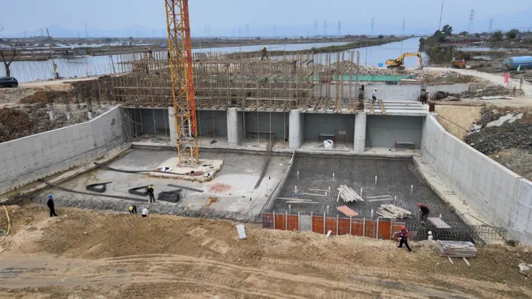 海丰虎头沟水闸重建工程按下“快进键” 筑牢民生“安全墙” ... ... ...