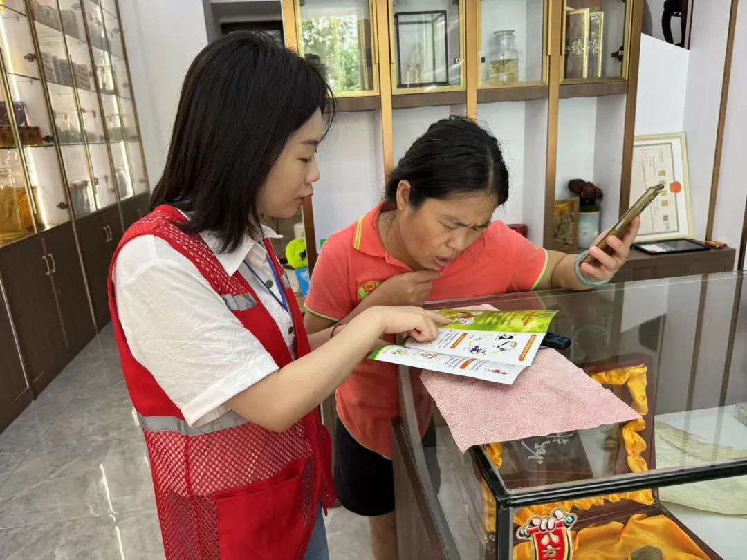 东涌镇：干群齐上阵，清障防蚊护家园