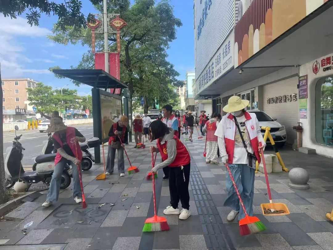 新港街道金海社区开展爱国卫生运动